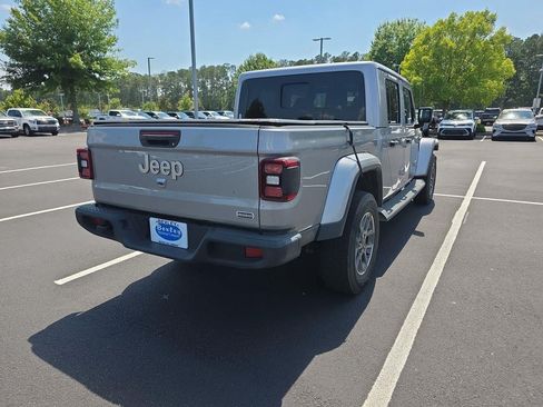 Used 2020 Jeep Gladiator Overland w/ LED Lighting Group AWD/4WD image 5
