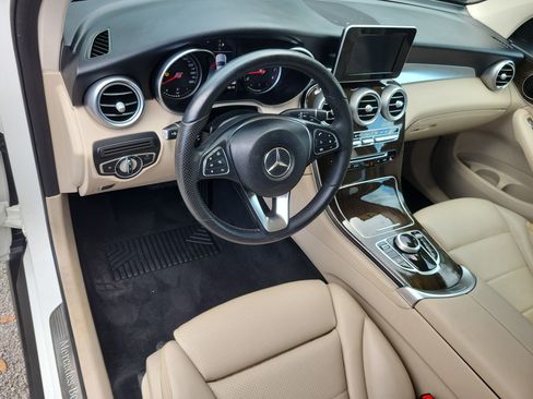 Used 2019 Mercedes-Benz GLC 300 image 12