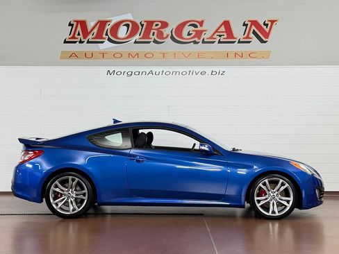Used 2010 Hyundai Genesis 3.8 RWD image 2