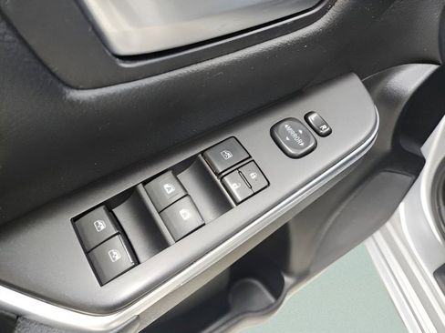 Used 2016 Toyota Camry LE image 23