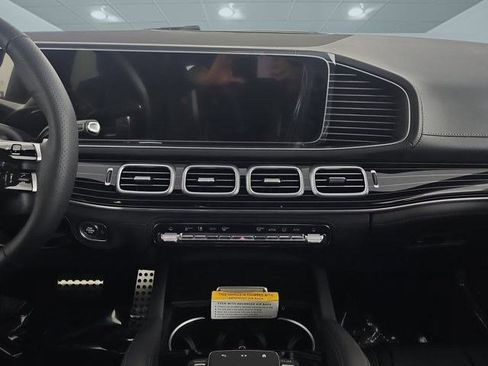 New 2025 Mercedes-Benz GLS 580 4MATIC image 24