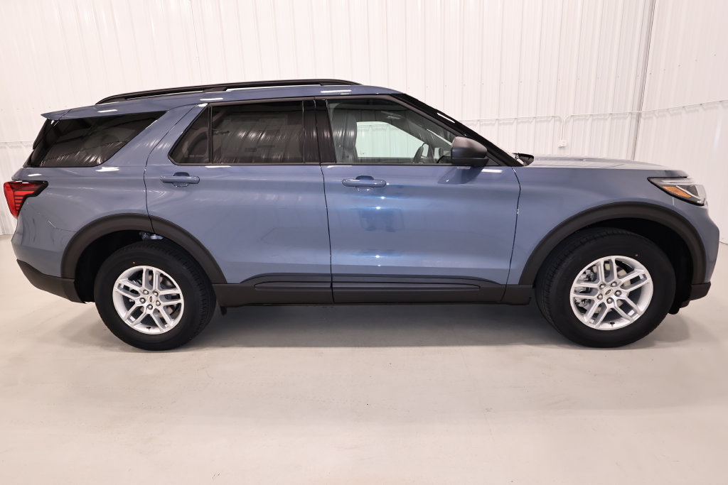 New 2027 Ford Explorer Active AWD/4WD image 2