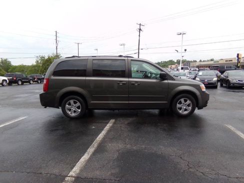 Used 2010 Dodge Grand Caravan SE FWD image 5