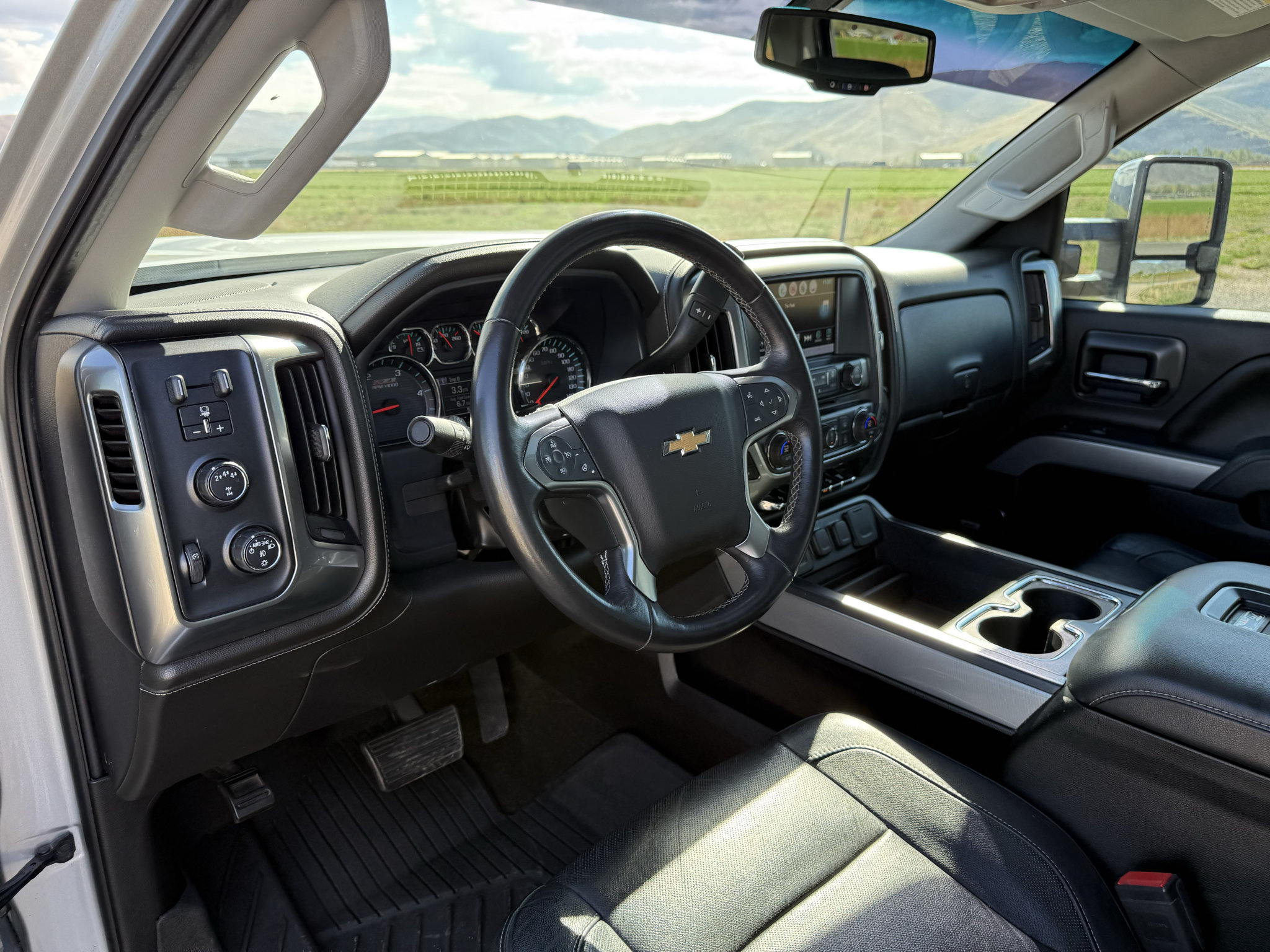 Used 2017 Chevrolet Silverado 2500 LTZ w/ Duramax Plus Package AWD/4WD image 17