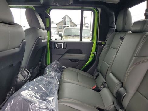 New 2025 Jeep Gladiator Mojave image 17