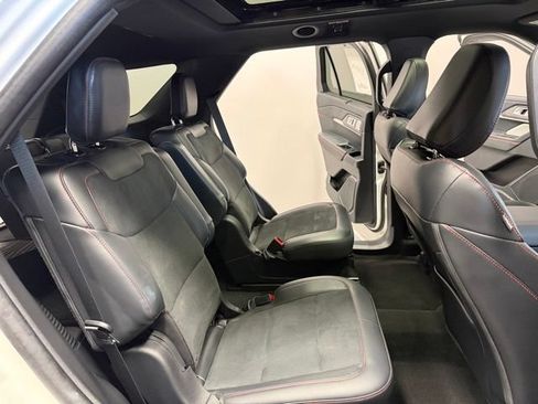 Used 2025 Ford Explorer ST AWD/4WD image 28