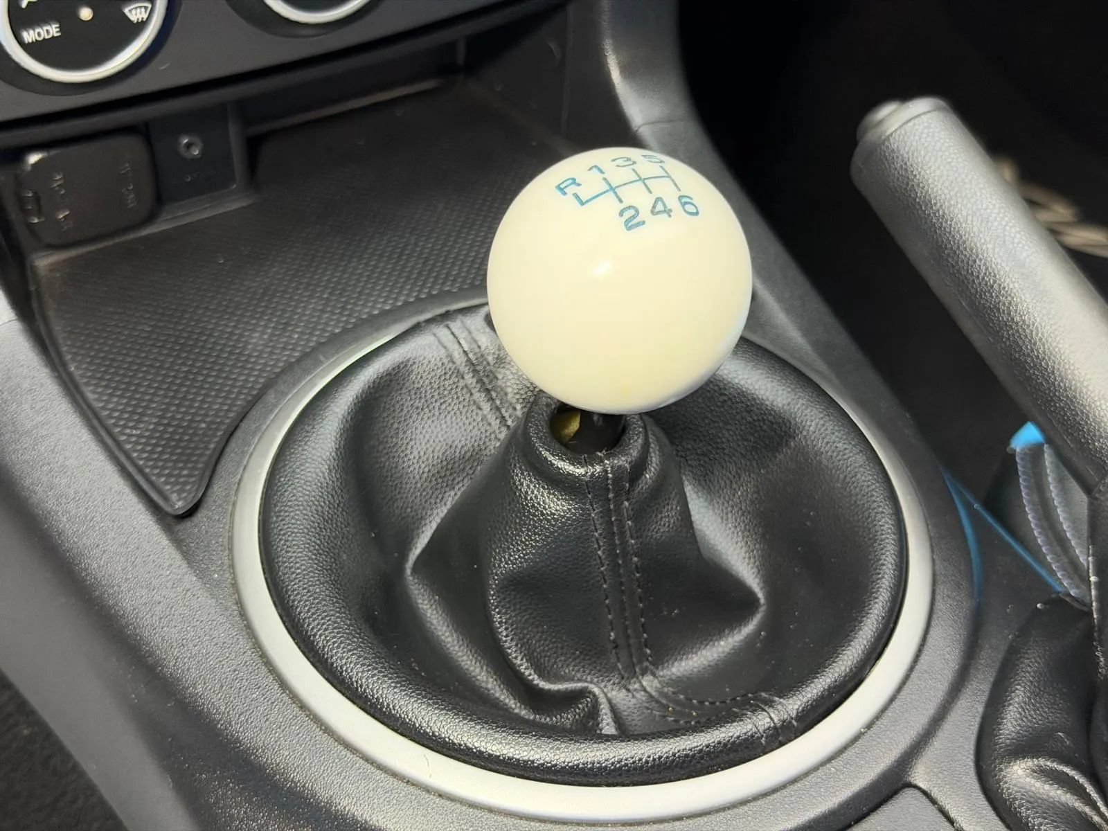 Used 2012 MAZDA MX-5 Miata Touring w/ Suspension Pkg RWD image 25