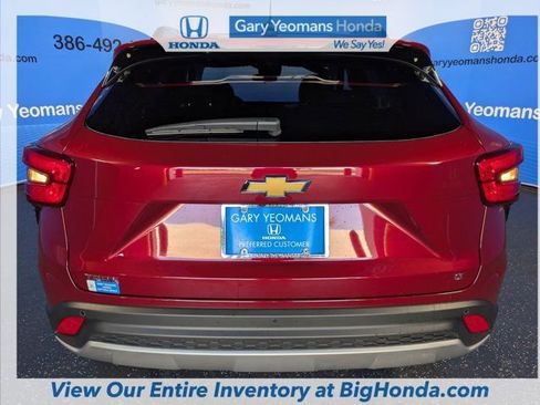 Used 2025 Chevrolet Trax LT w/ Driver Confidence Package image 5