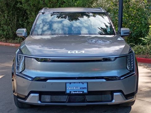Used 2024 Kia EV9 Land AWD/4WD image 12
