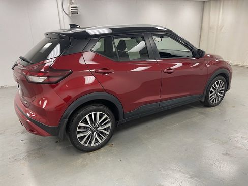 Used 2023 Nissan Kicks SV image 6