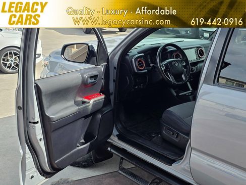 Used 2021 Toyota Tacoma TRD Sport w/ Technology Package image 46