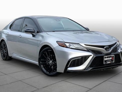 Used 2023 Toyota Camry XSE FWD image 3