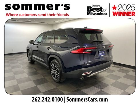 Used 2024 Toyota Grand Highlander AWD Hybrid image 3