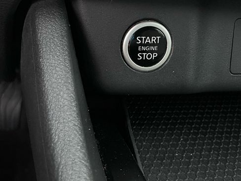 Used 2023 Nissan Rogue SV image 17