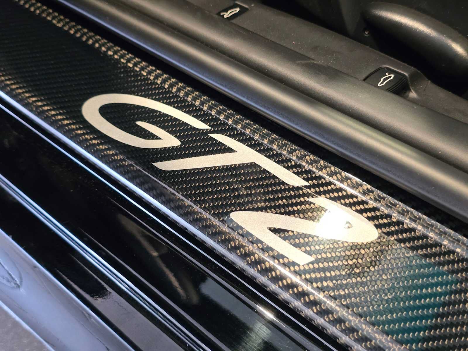 Used 2002 Porsche 911 GT2 RWD image 20