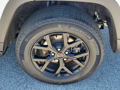 Used 2024 Jeep Grand Cherokee Altitude AWD/4WD image 29