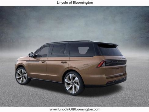 New 2026 Lincoln Navigator Black Label w/ Black Label Special Edition AWD/4WD image 5