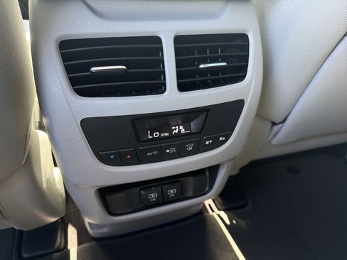 Used 2020 Acura MDX SH-AWD image 6