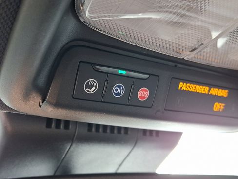 Used 2023 Chevrolet Colorado LT w/ LT Convenience Package III image 25