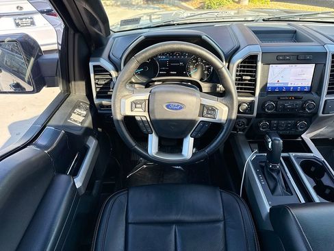 Used 2019 Ford F150 Lariat image 15
