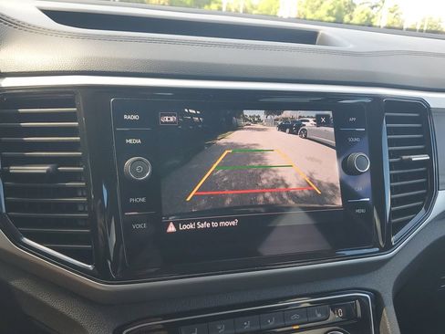 Certified 2023 Volkswagen Atlas SE FWD image 25