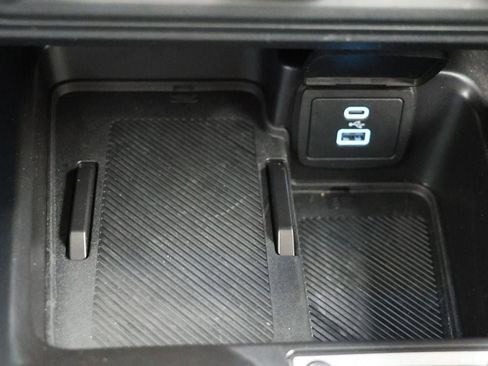 Used 2025 Ford Bronco Badlands image 23