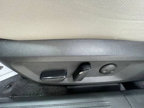 Used 2023 Nissan Rogue SV AWD/4WD image 15