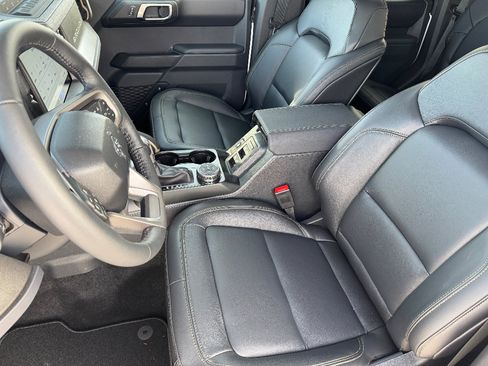 New 2025 Ford Bronco Badlands image 14