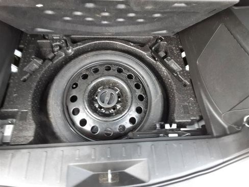 Used 2017 GMC Terrain SLE image 17