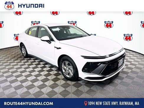 Used 2025 Hyundai Sonata SE FWD image 1