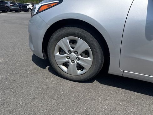 Used 2017 Kia Forte LX FWD image 29