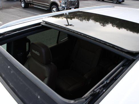 Used 2023 Chevrolet Tahoe High Country image 9