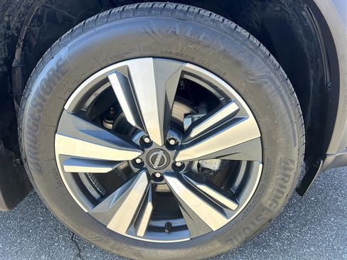 Certified 2024 Nissan Rogue SL w/ SL Premium Package image 12