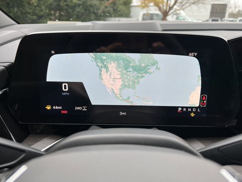 New 2026 Chevrolet Suburban LT image 22