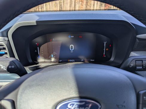 New 2025 Ford Maverick XLT w/ XLT Luxury Package image 16