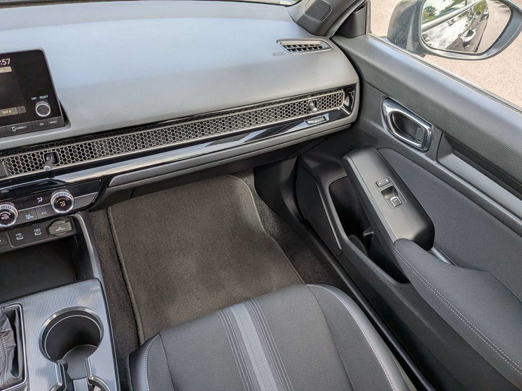 Used 2025 Honda Civic Sport image 16