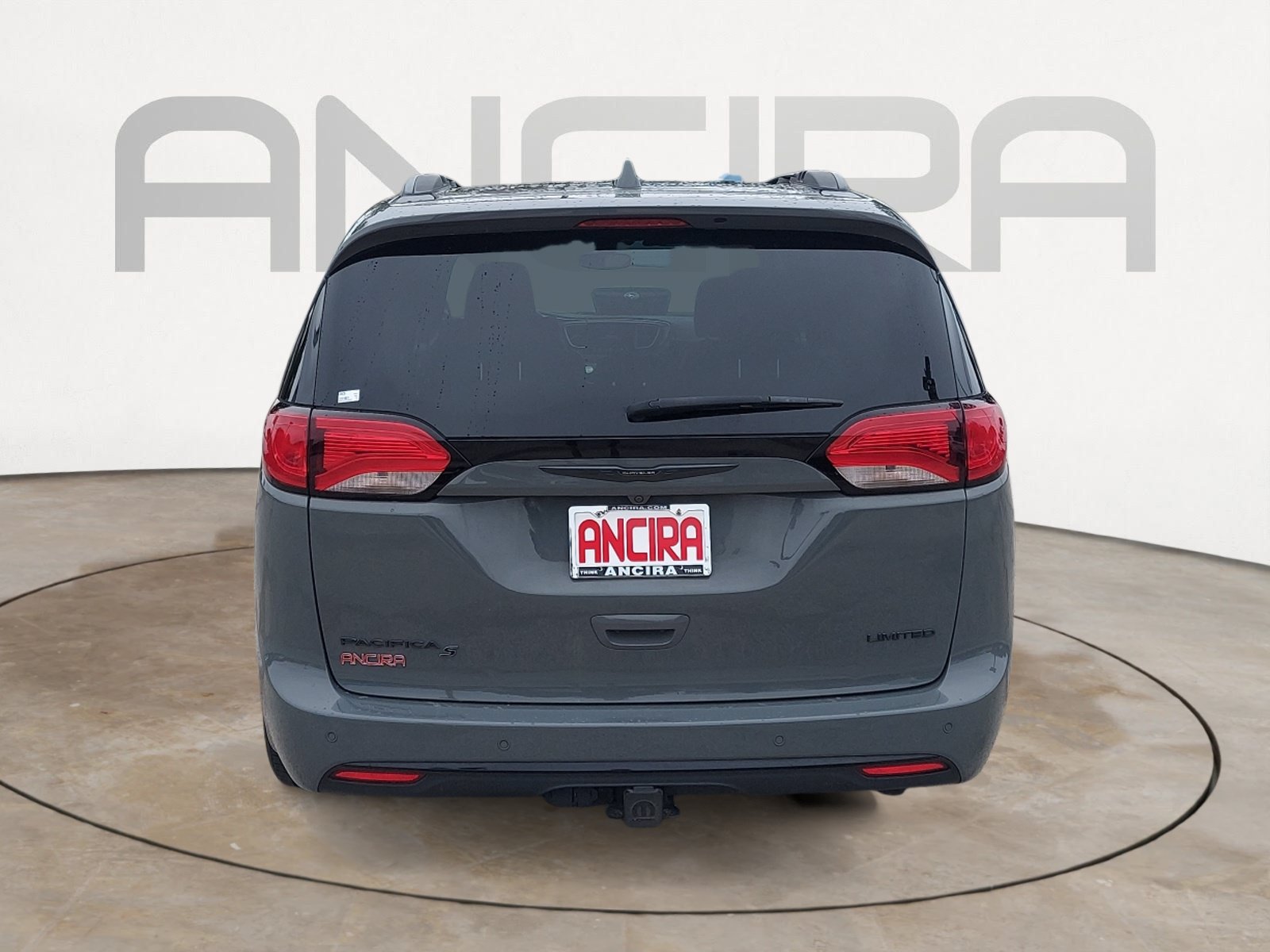 Used 2020 Chrysler Pacifica Limited w/ S Appearance Package FWD image 9