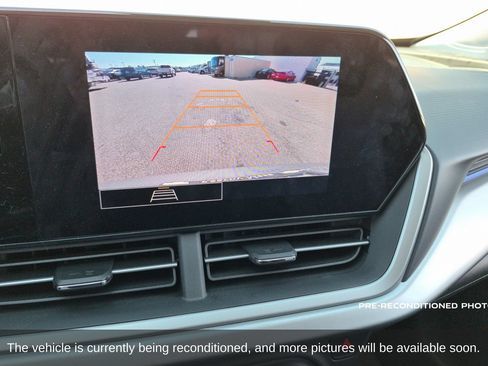 Used 2024 Chevrolet Trax LS FWD image 17