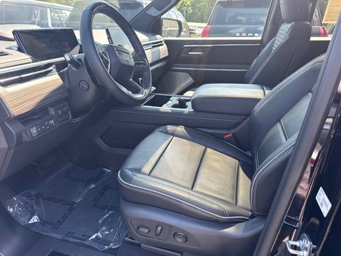 Used 2025 GMC Sierra EV Denali AWD/4WD image 3