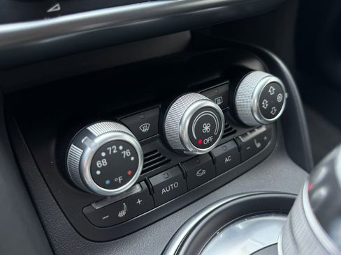 Used 2011 Audi R8 V8 image 14