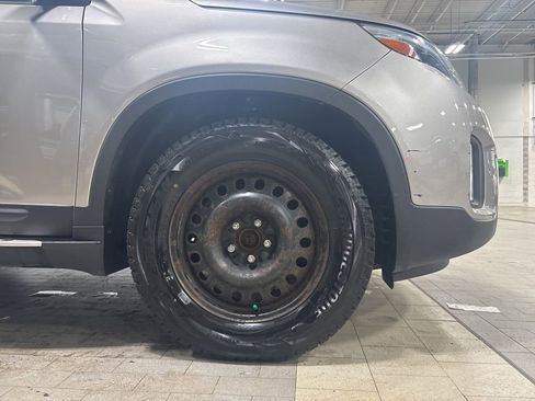 Used 2015 Kia Sorento LX image 27