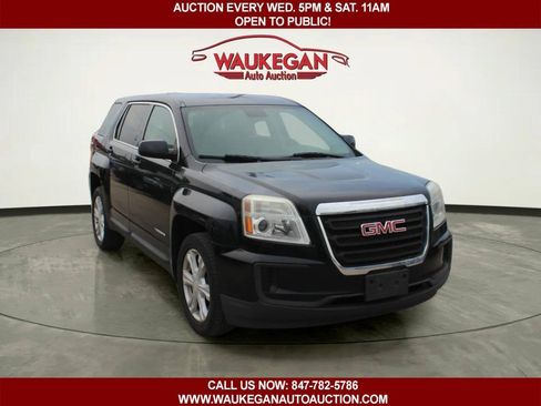 Used 2017 GMC Terrain SLE FWD image 3
