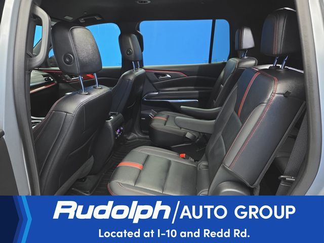 Used 2025 Chevrolet Traverse RS FWD image 24