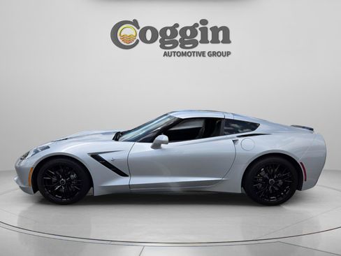 Used 2015 Chevrolet Corvette Stingray Coupe w/ 2LT Preferred Equipment Group RWD image 2
