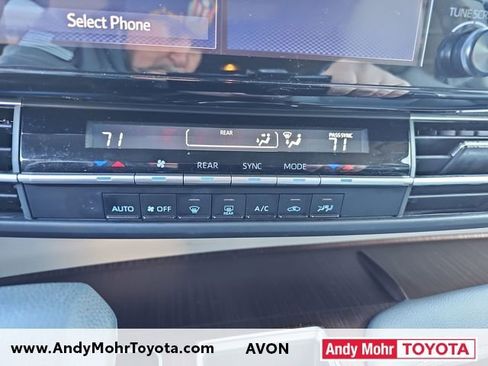 Used 2024 Toyota Sienna LE image 21