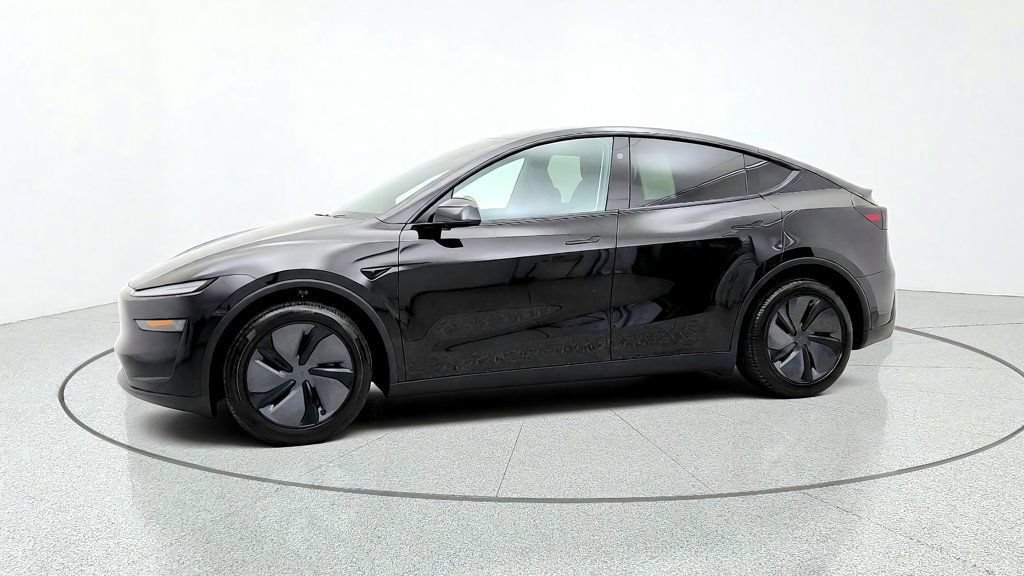 Used 2026 Tesla Model Y 2WD image 8