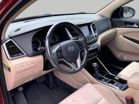 Used 2018 Hyundai Tucson Value w/ Cargo Package FWD image 16
