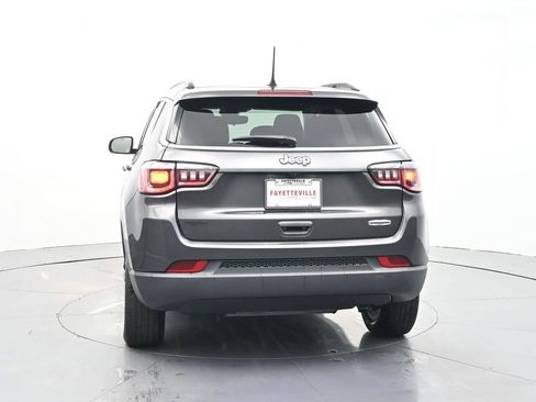 Used 2022 Jeep Compass Latitude w/ Sun and Sound Group image 8