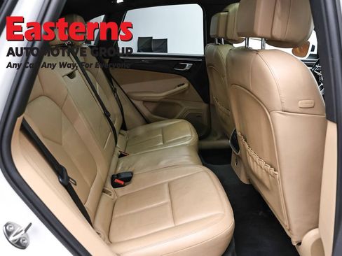 Used 2021 Porsche Macan AWD/4WD image 29