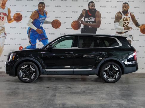 Used 2025 Kia Telluride S AWD/4WD image 18